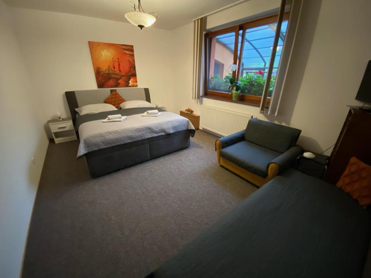 Brezno 2 Izbovy Apartman Sabi Esterno foto