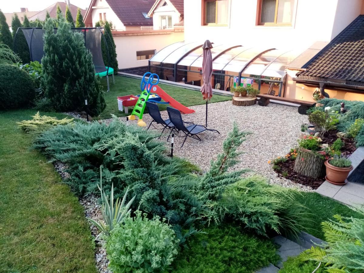 Brezno 2 Izbovy Apartman Sabi Esterno foto