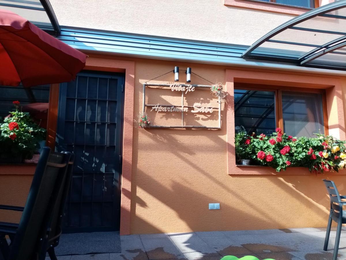 Brezno 2 Izbovy Apartman Sabi Esterno foto