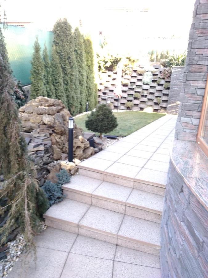 Brezno 2 Izbovy Apartman Sabi Esterno foto